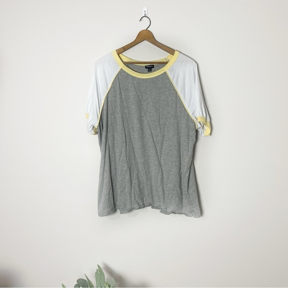 [Torrid] Women's Gray, White & Yellow Short Sleeve Baseball Style T-shirt